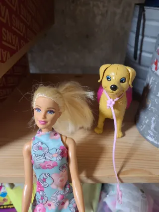 Barbie y su perro