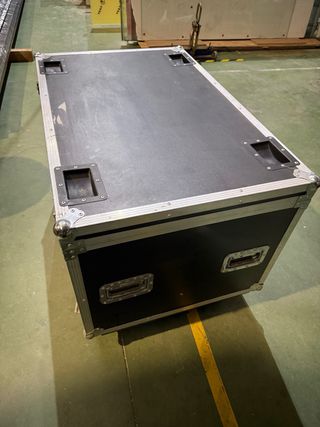 Flightcase Negro con Asas Metálicas
