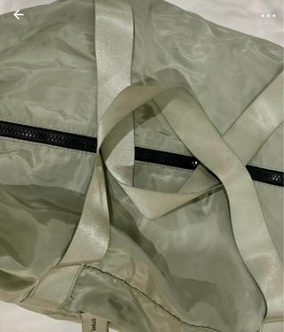 Bolsa de deporte Oysho gris