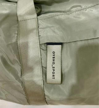 Bolsa de deporte Oysho gris