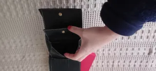 Cartera Carolina Herrera CH Negra y Dorada