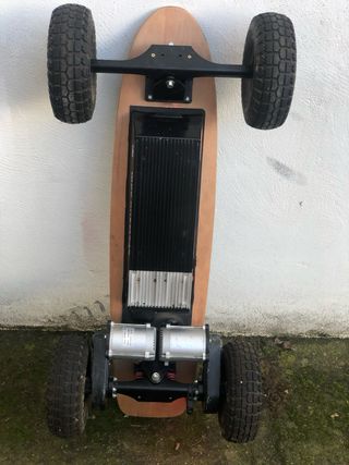 Monopatín eléctrico todoterreno