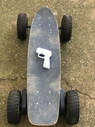 Monopatín eléctrico todoterreno