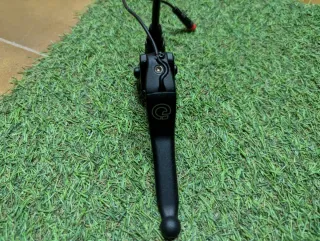 Freno Magura MT5 de 4 pistones.