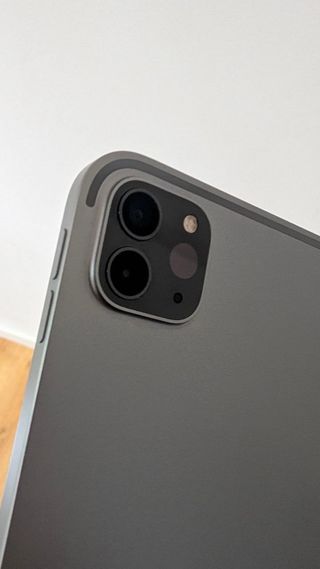 iPad Pro 11 M2 256GB + Magic Keyboard