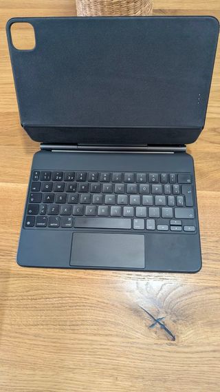 iPad Pro 11 M2 256GB + Magic Keyboard