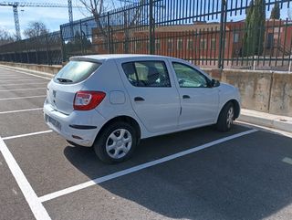 Dacia Sandero 2015