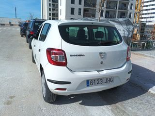 Dacia Sandero 2015