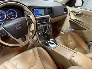 Volvo V60 D5 Summum | 205 CV Aut | 250k km