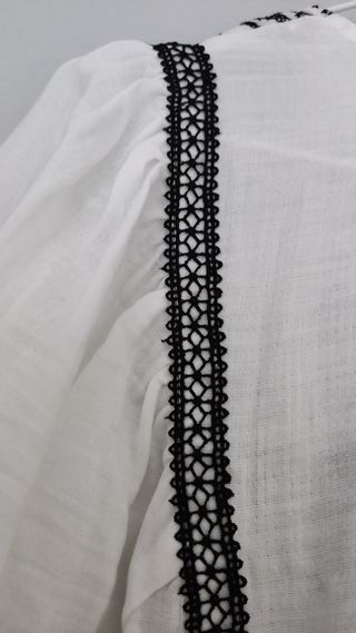 Camisa blanca con bordados negros Zara S 36 Blusa