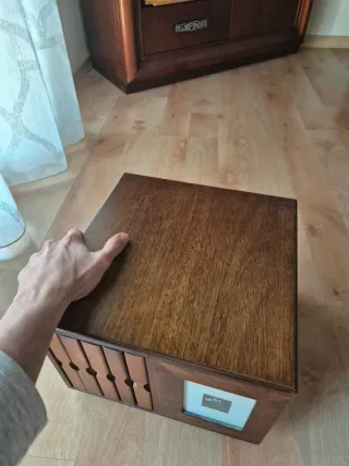 Mueble Madera Vintage Frances Giratorio de Fotos