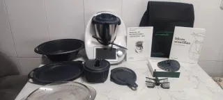 Thermomix TM6 con todo los accesorios más regalos
