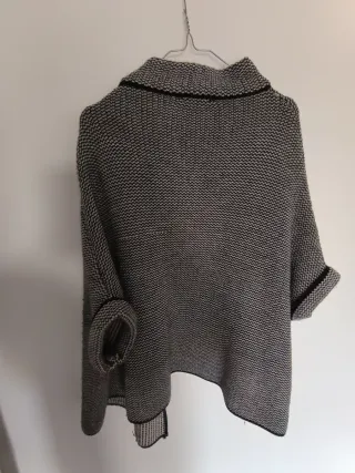 Chaqueta capa tejida