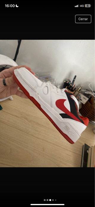 Zapatillas Nike Blancas y Rojas