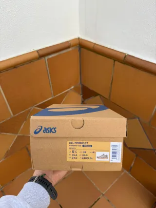 Asics Gel Nimbus 27 Marrón/Dorado