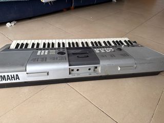 Teclado Yamaha E413