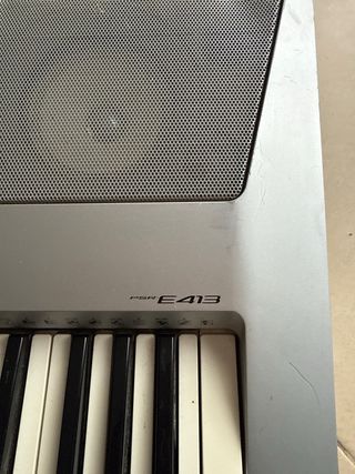 Teclado Yamaha E413