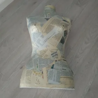 Maniquí expositor de tela