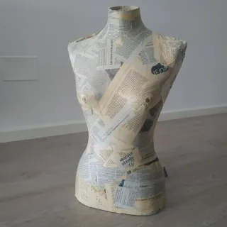 Maniquí expositor de tela