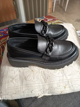 Mocasines negros con cadena Talla 39.5