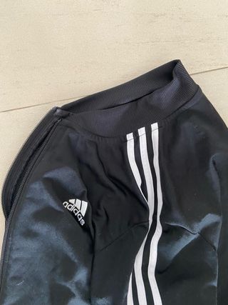 Chaqueta Adidas Negra con Rayas Blancas