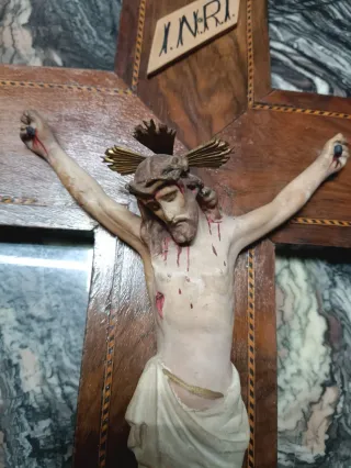 Crucifijo antiguo madera estuco