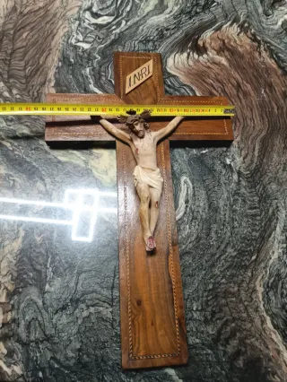 Crucifijo antiguo madera estuco