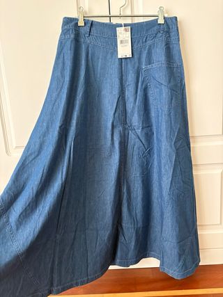 Falda larga azul estilo denim Mango. Nueva.