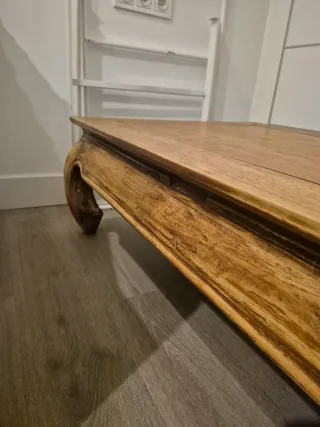 Mesa de centro colonial de madera