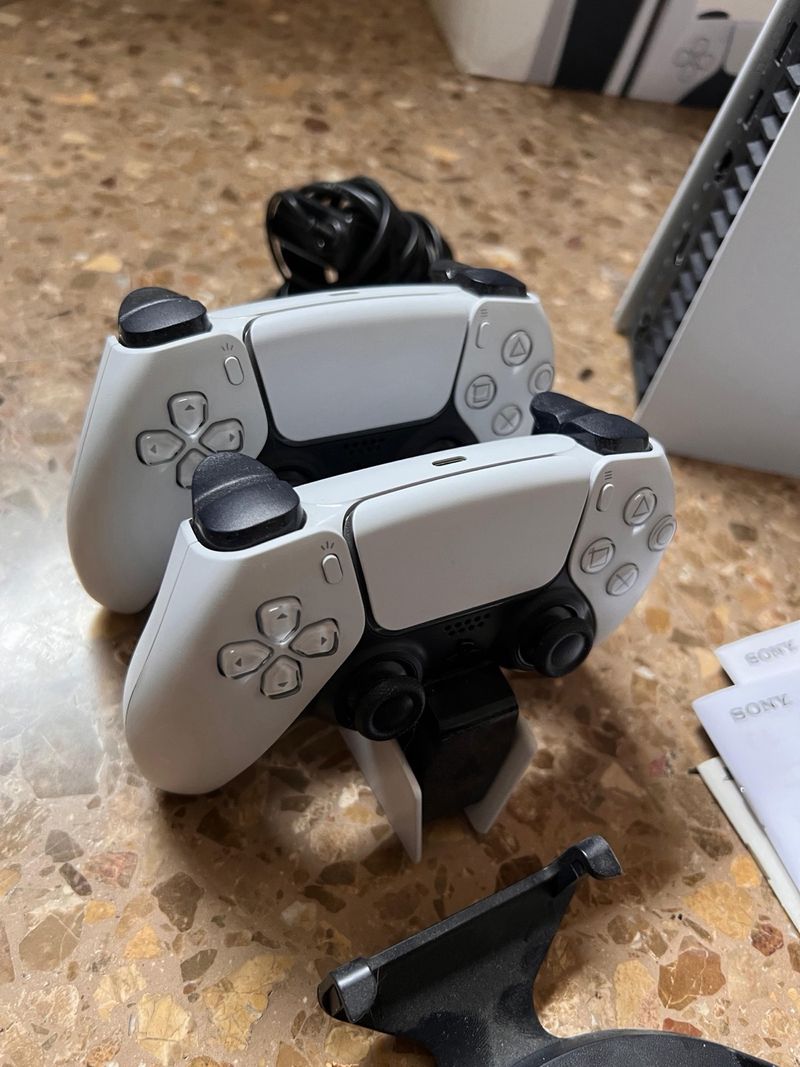Consola PlayStation 5 Sony + cargador de mandos afbeelding 4