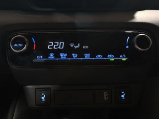 Toyota Yaris Active Plus