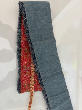 Cinturón ajustable mujer dorado y rojo