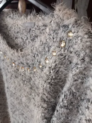 Maglioncino donna peloso con perline