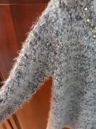 Maglioncino donna peloso con perline