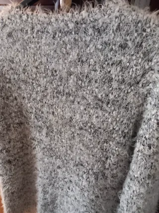 Maglioncino donna peloso con perline