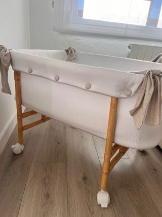 Cuna de caña de bambú