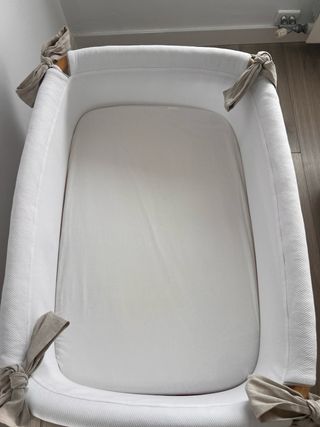 Cuna de caña de bambú