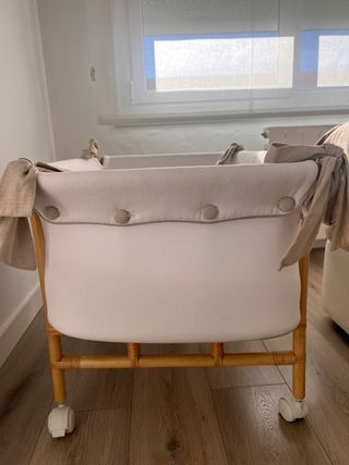 Cuna de caña de bambú