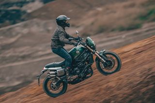 Benelli 800  Leoncino Trail