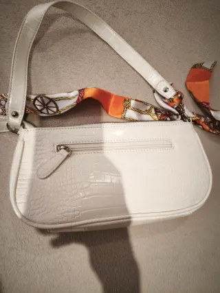 Bolso blanco efecto piel cocodrilo