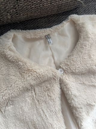 Pelliccia corta color panna