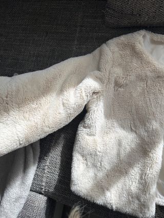 Pelliccia corta color panna