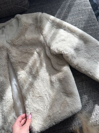 Pelliccia corta color panna