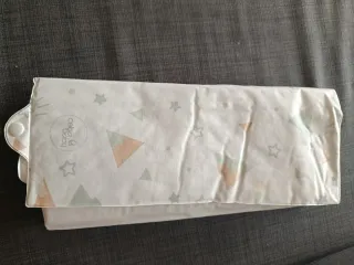 Cambiador bebé con estampado de montañas