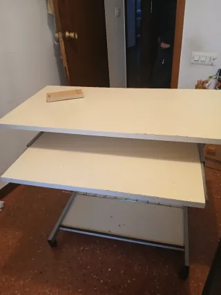 Somier y mesa de estudio