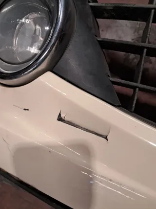 Paragolpes Peugeot 207 con faros antiniebla.