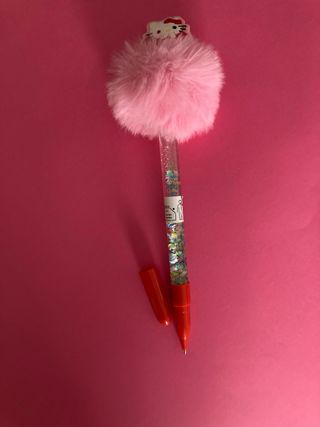 Bolígrafo Hello Kitty con pompón rosa