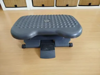 Reposapiés ergonómico para escritorio