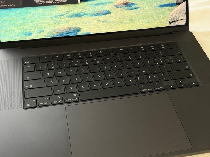 MacBook Pro 16 M4 Max 48GB/1TB afbeelding 2