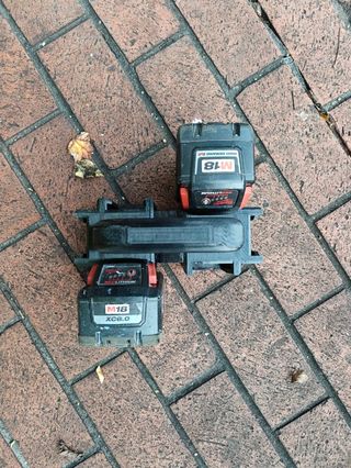 Soporte Porta 6 Baterías Milwaukee M18